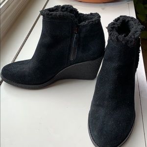 Waterproof wedge boots